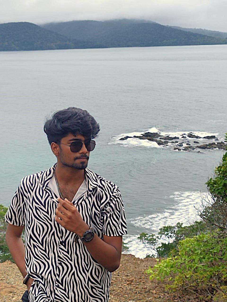 VISHAL C (RA2211003011647)